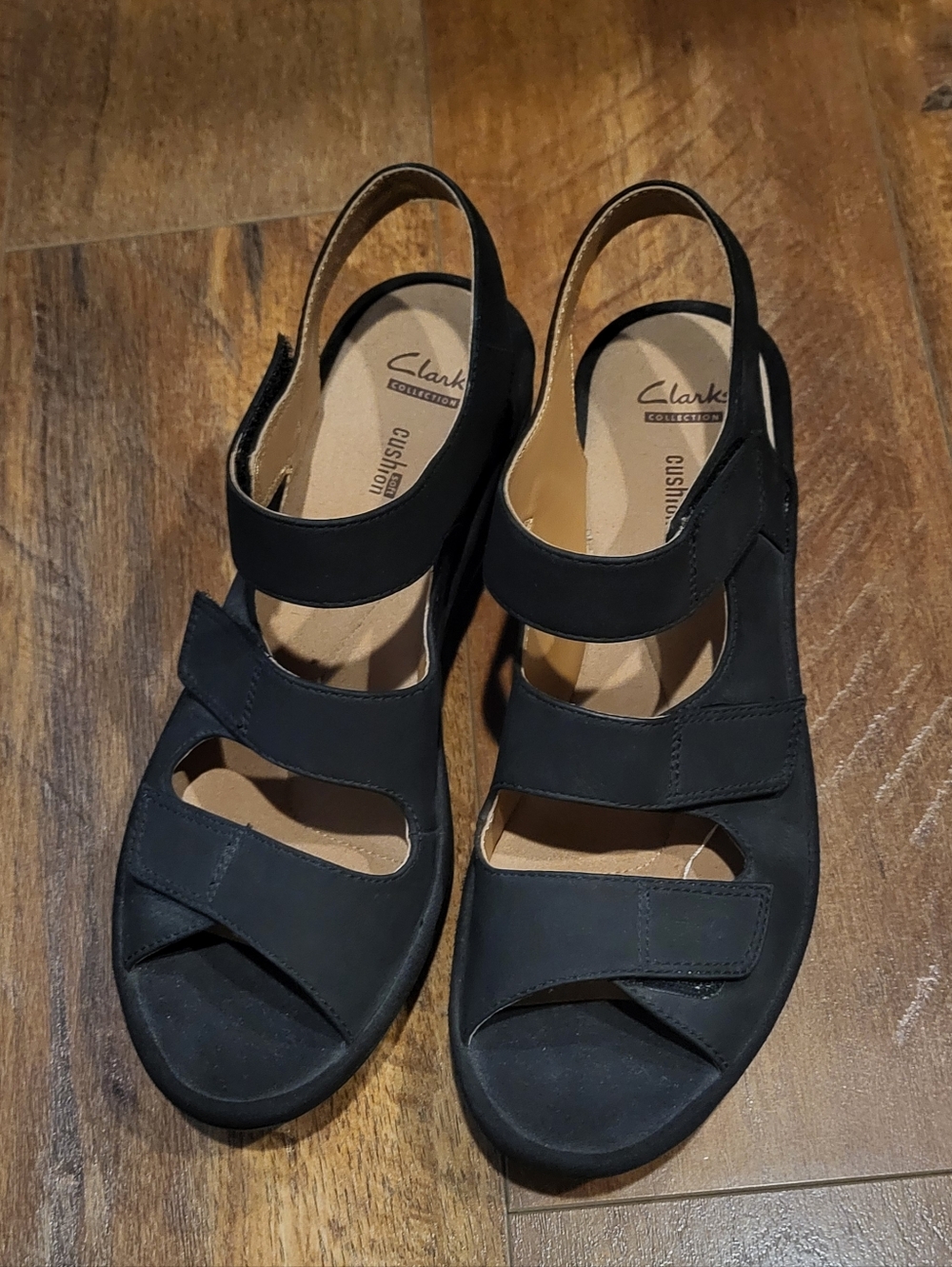 Clarks Black Triple-Strap Slingback Comfort Sandals Size 9. EUC